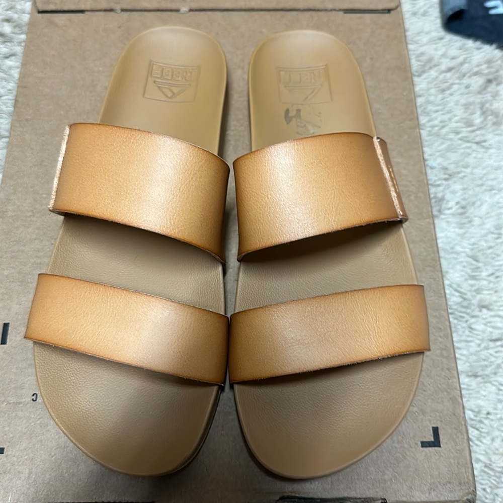 Reef cushion vista slip on shoe. Size 7. Worn three times